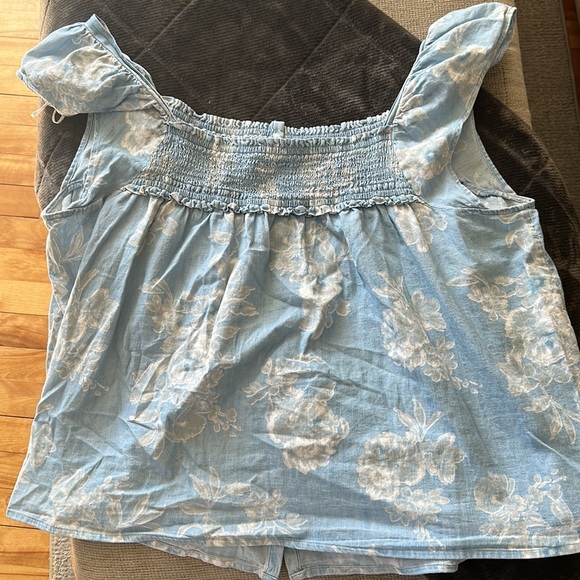 Floral Chambray Blouse - Picture 4 of 5